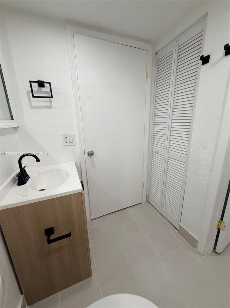 6278 W 22nd Ct, Unit 20, Hialeah, FL 33016 Photo