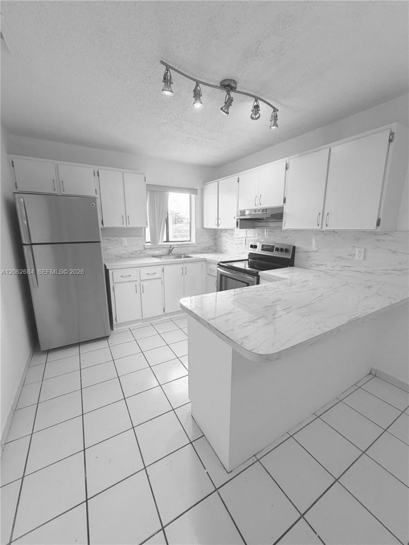 6278 W 22nd Ct, Unit 20, Hialeah, FL 33016 Photo