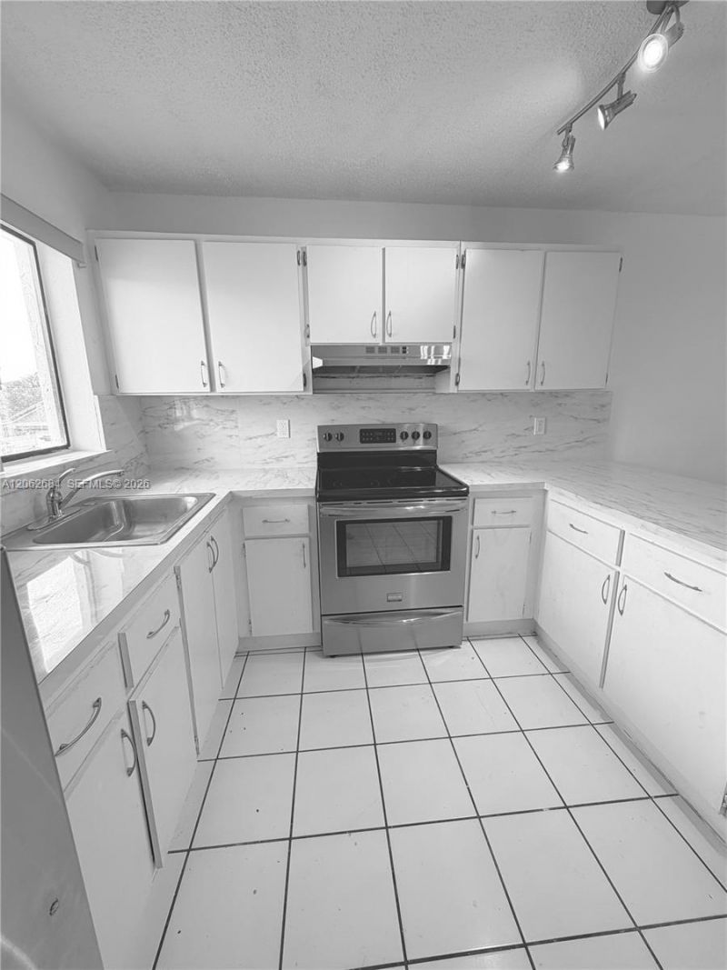6278 W 22nd Ct, Unit 20, Hialeah, FL 33016 Photo