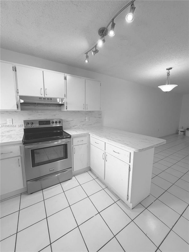 6278 W 22nd Ct, Unit 20, Hialeah, FL 33016 Photo