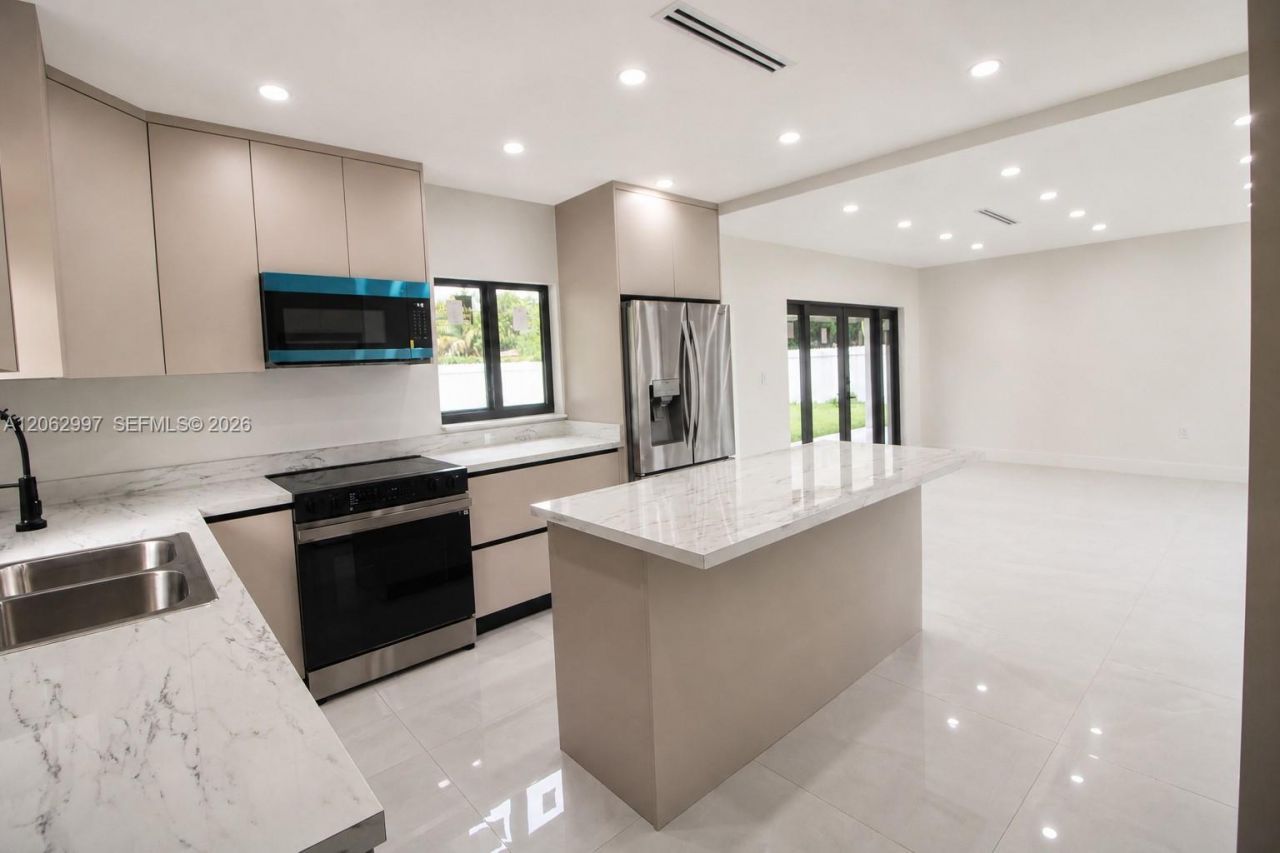 1571 NW 132nd St, Miami, FL 33167 Photo