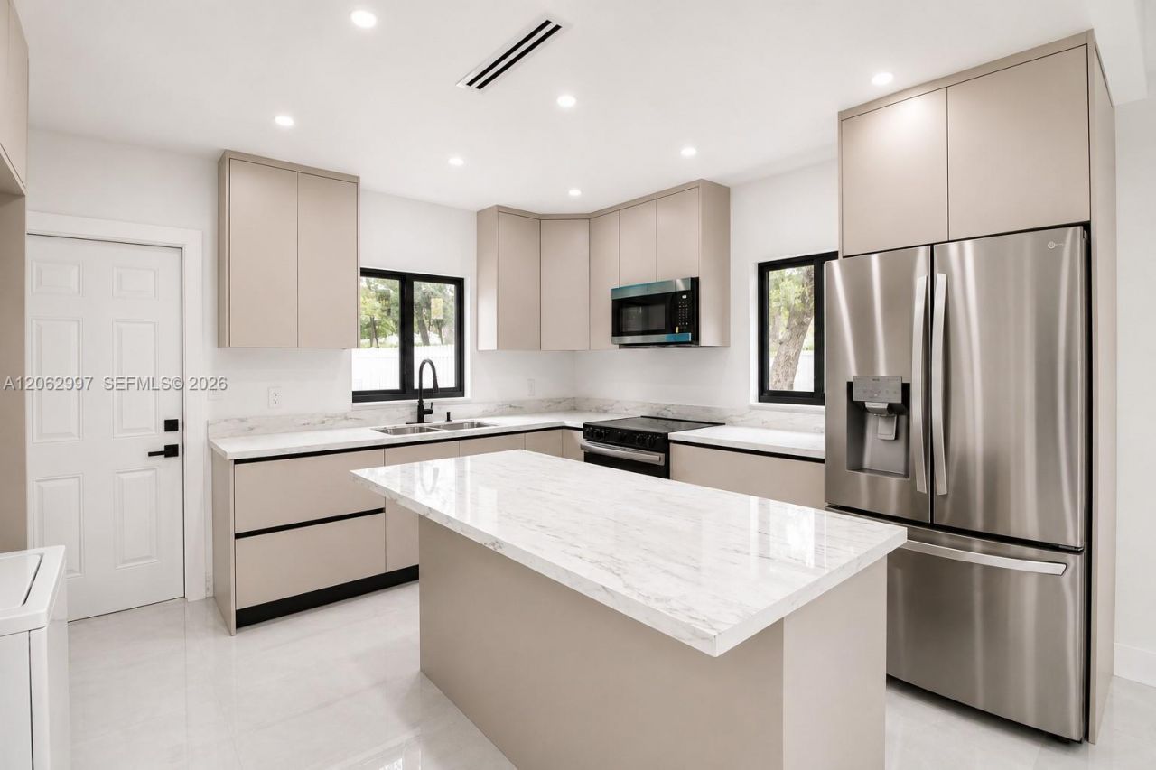 1571 NW 132nd St, Miami, FL 33167 Photo