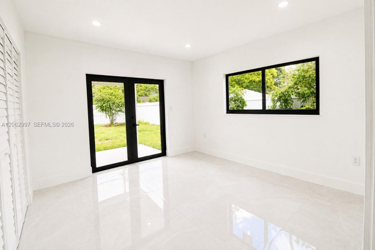 1571 NW 132nd St, Miami, FL 33167 Photo