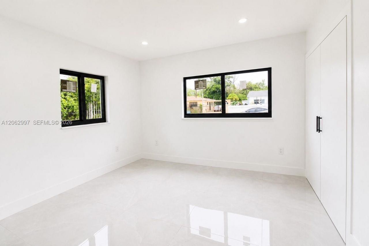 1571 NW 132nd St, Miami, FL 33167 Photo