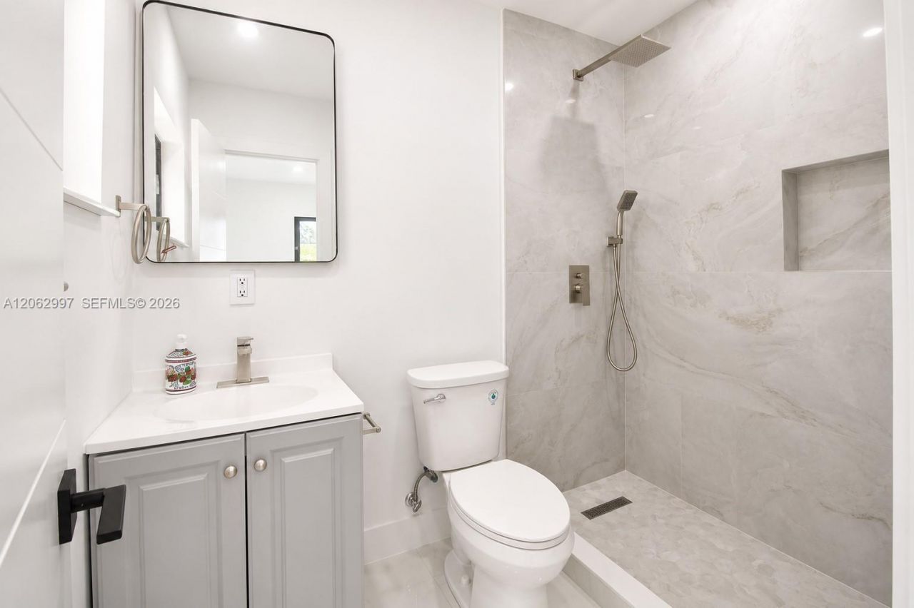 1571 NW 132nd St, Miami, FL 33167 Photo
