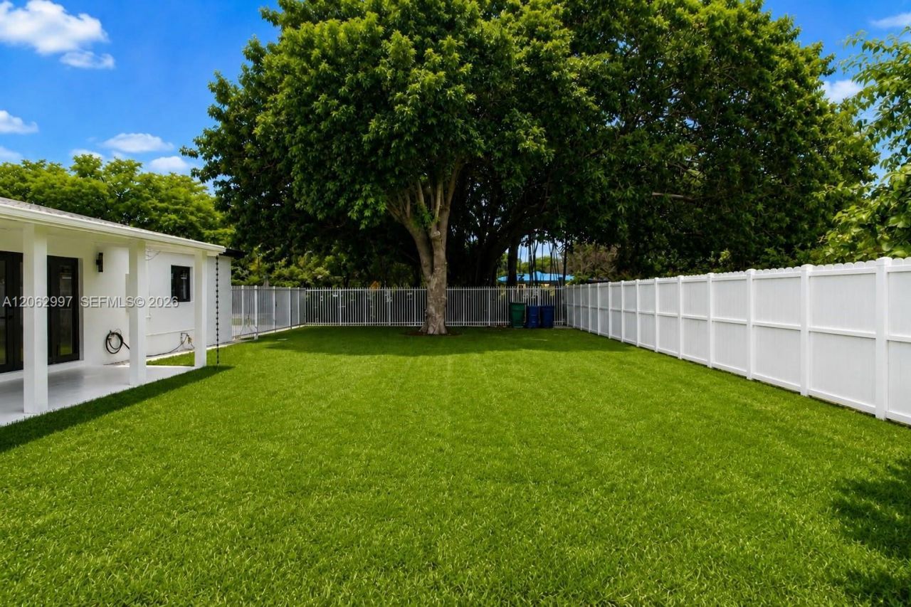 1571 NW 132nd St, Miami, FL 33167 Photo