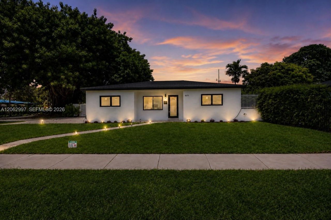 1571 NW 132nd St, Miami, FL 33167 Photo