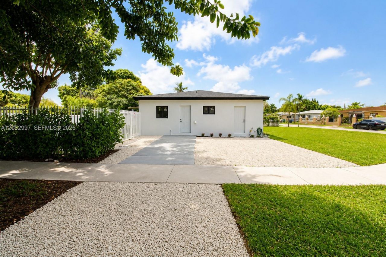 1571 NW 132nd St, Miami, FL 33167 Photo