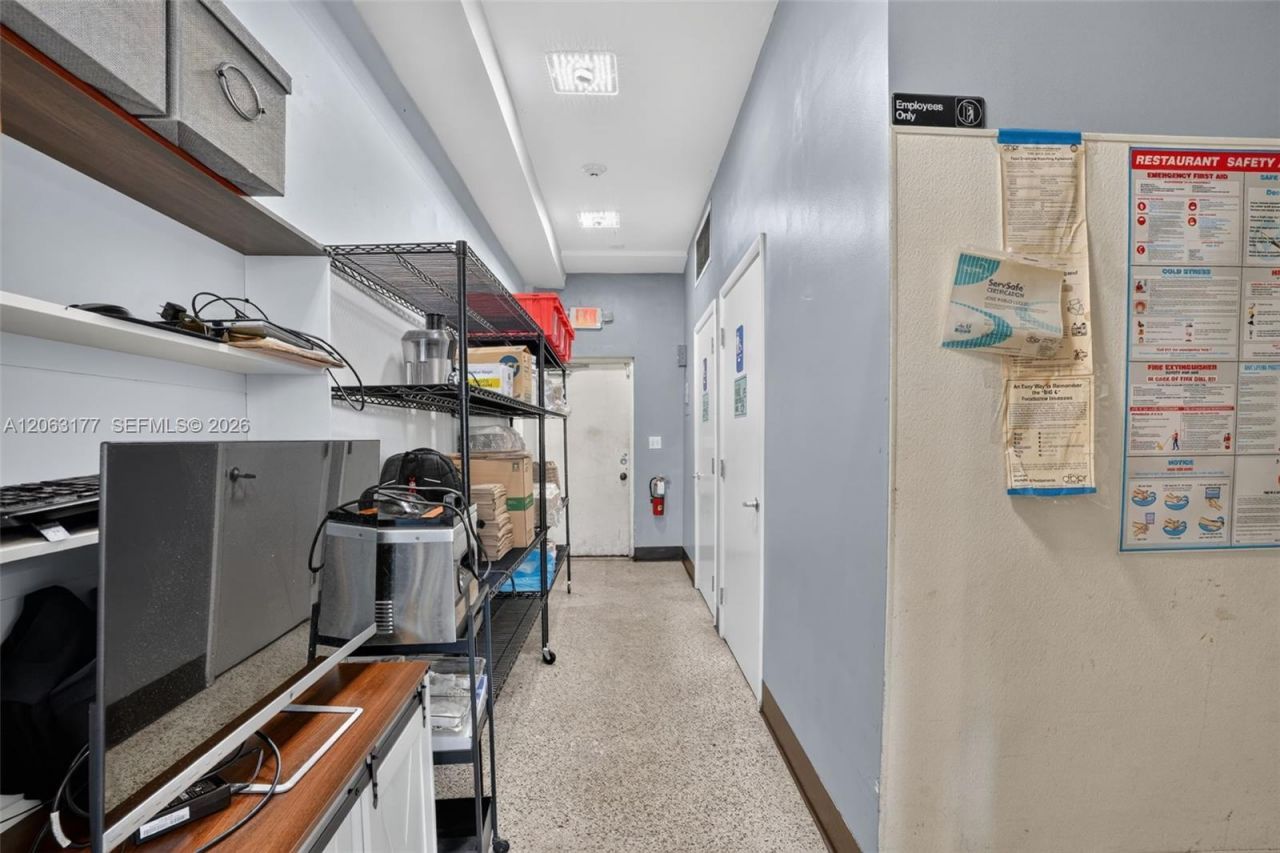 Profitable Restaurant In East Fort Lauderdale , Florida City, FL 33306 Photo