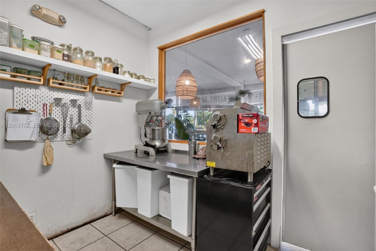Profitable Restaurant In East Fort Lauderdale , Florida City, FL 33306 Photo