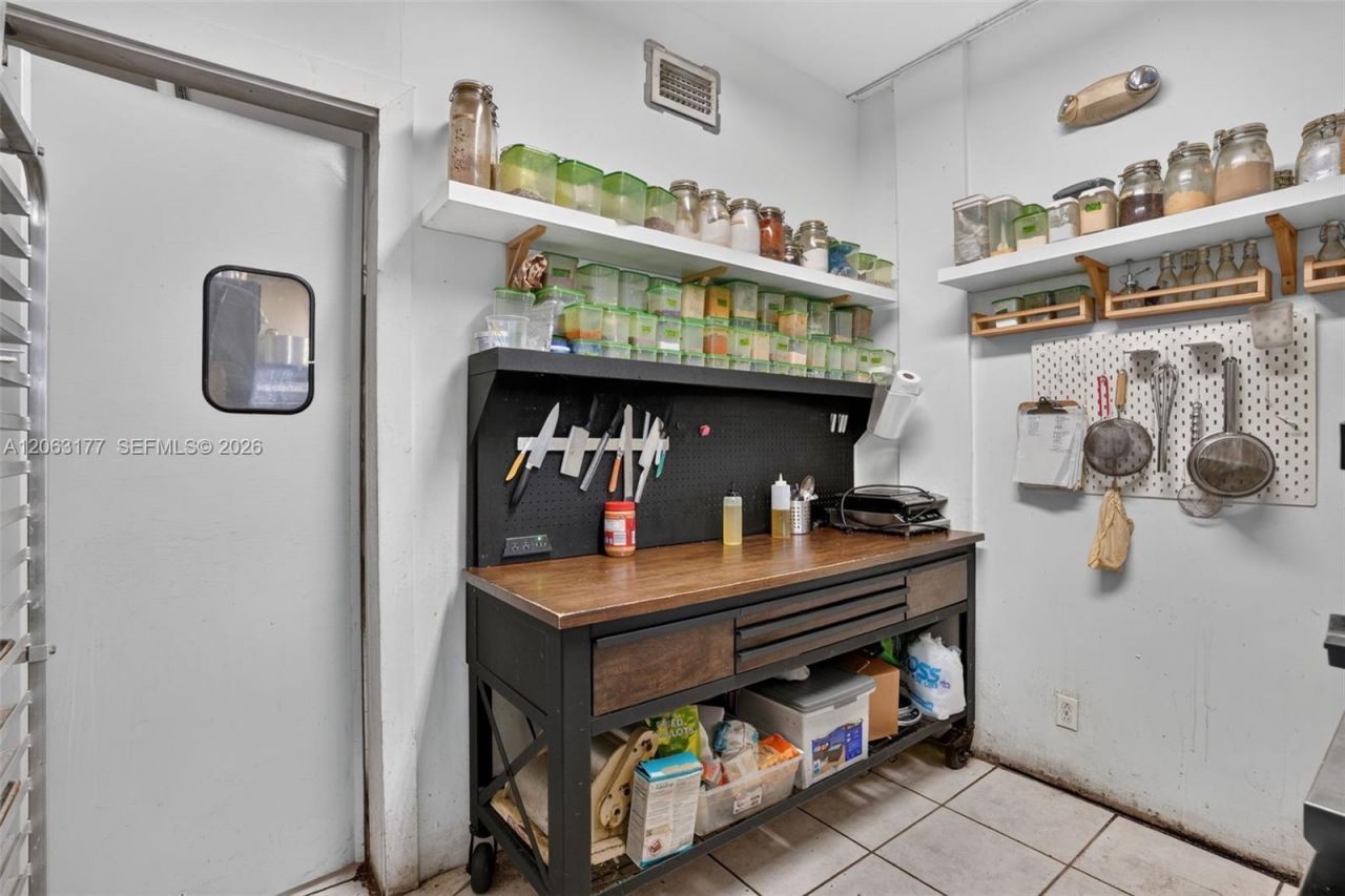 Profitable Restaurant In East Fort Lauderdale , Florida City, FL 33306 Photo