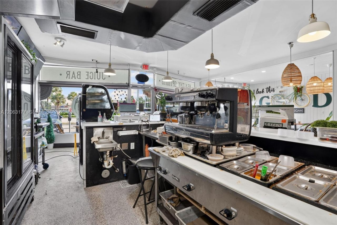 Profitable Restaurant In East Fort Lauderdale , Florida City, FL 33306 Photo