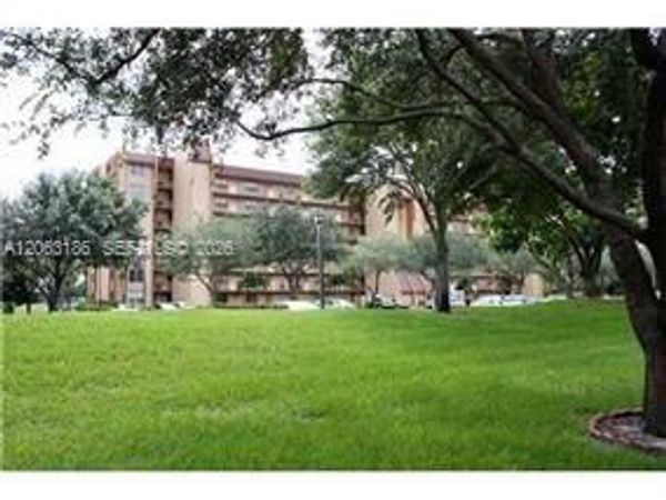 3100 W Rolling Hills Cir , Unit 101, Davie, FL 33328