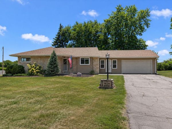 W174N9787 Wendy Ln, Germantown, WI 53022