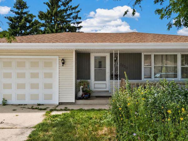 2720 S 20th St, Sheboygan, WI 53081