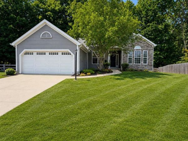 1273 McGuffey Ln, Union Twp, OH 45103