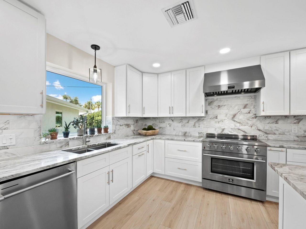 430 Island Circle, Sarasota, FL 34242 Photo