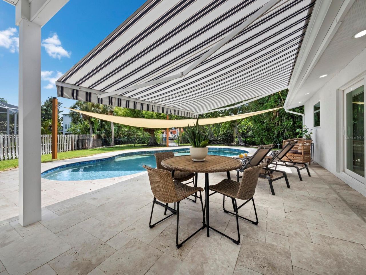 430 Island Circle, Sarasota, FL 34242 Photo