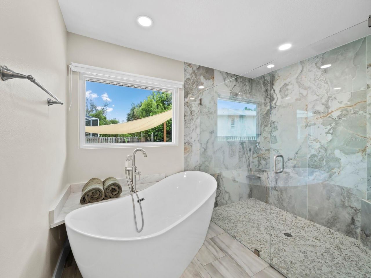 430 Island Circle, Sarasota, FL 34242 Photo