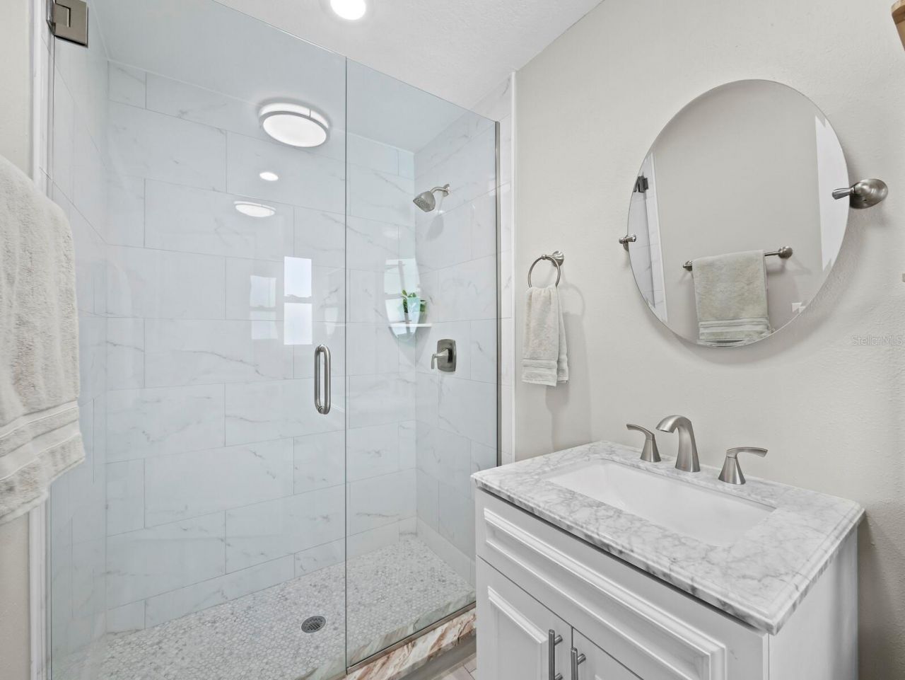 430 Island Circle, Sarasota, FL 34242 Photo