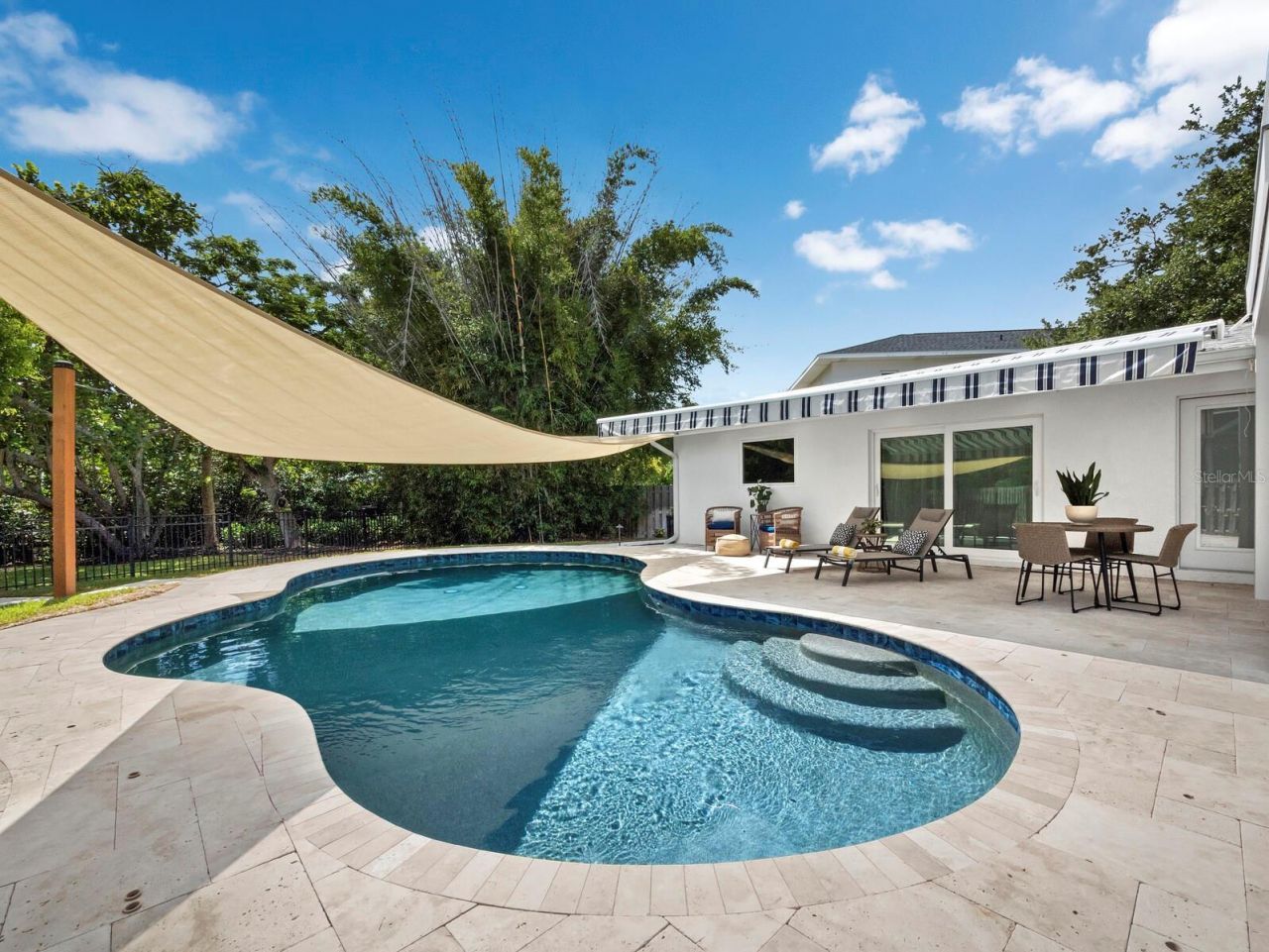 430 Island Circle, Sarasota, FL 34242 Photo