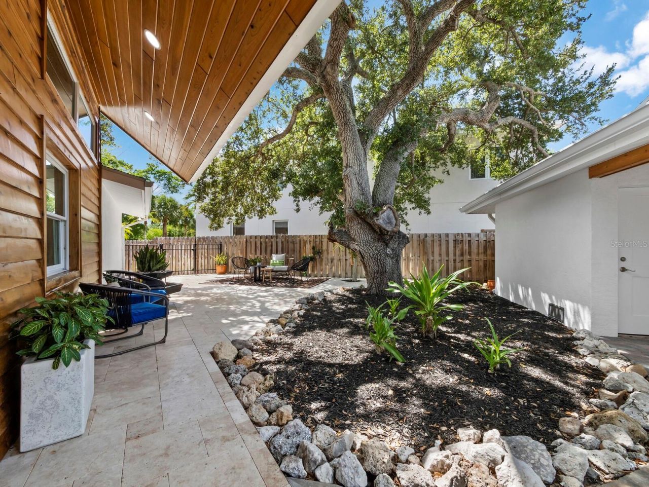430 Island Circle, Sarasota, FL 34242 Photo