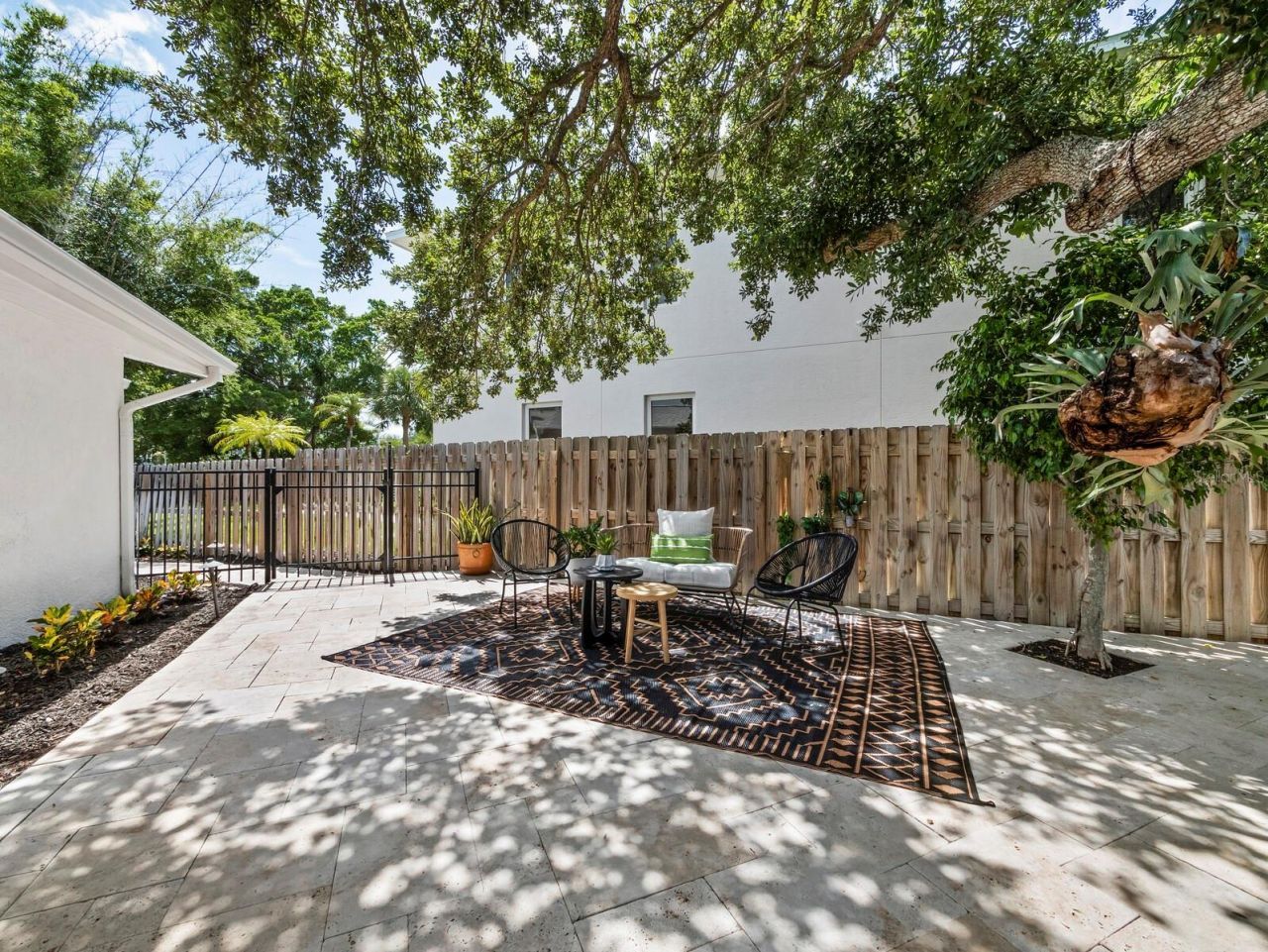 430 Island Circle, Sarasota, FL 34242 Photo