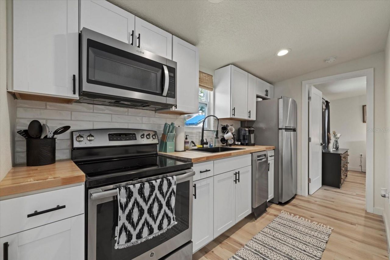 2069 Bougainvillea Street, Sarasota, FL 34239 Photo