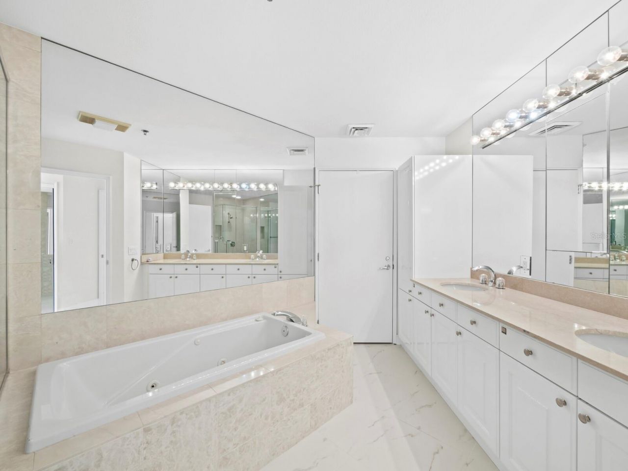 3080 Grand Bay Boulevard, Unit 512, Longboat Key, FL 34228 Photo