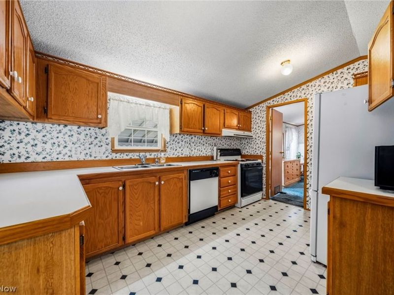 2675 Eagle Point Drive , Madison, OH 44057 Photo 13