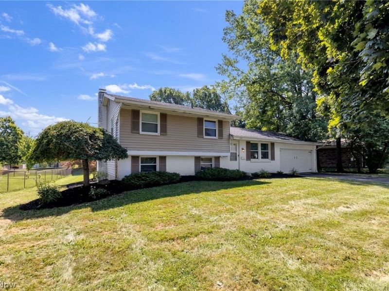 1055 Thomas Drive, Ashland, OH 44805 Photo 2