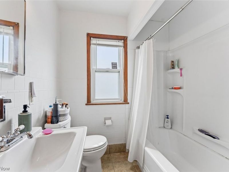 14220 Triskett Road, Unit Up, Cleveland, OH 44111 Photo 9