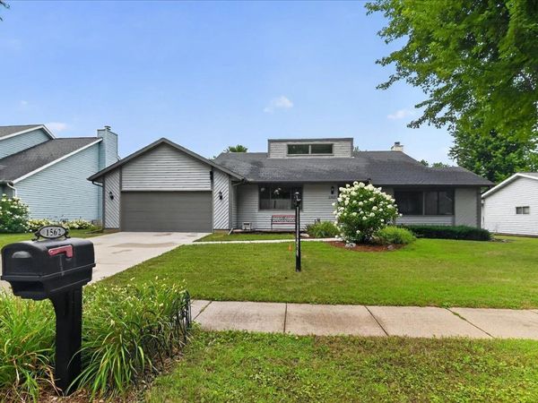 1562 Kuhle Drive, Sun Prairie, WI 53590