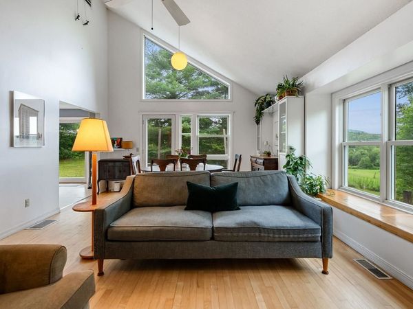 164 Page Knoll, Lincoln, VT 05443