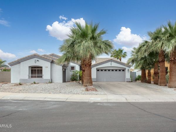 3718 S SETON Avenue, Gilbert, AZ 85297