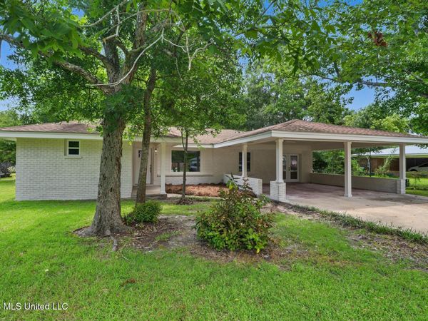 273 Holcomb Boulevard, Ocean Springs, MS 39564