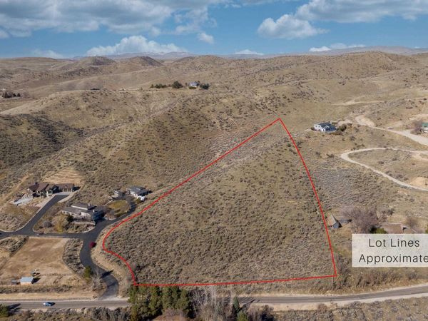 7451 N Pierce Park Ln, Boise, ID 83714