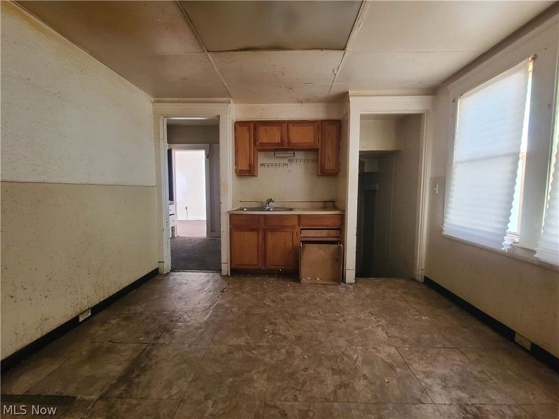 12419 Locke Avenue, Cleveland, OH 44108 Photo 6