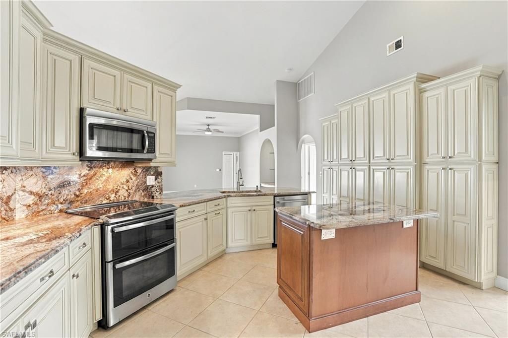 12070 Fairway Isles Dr, Fort Myers, FL 33913 Photo