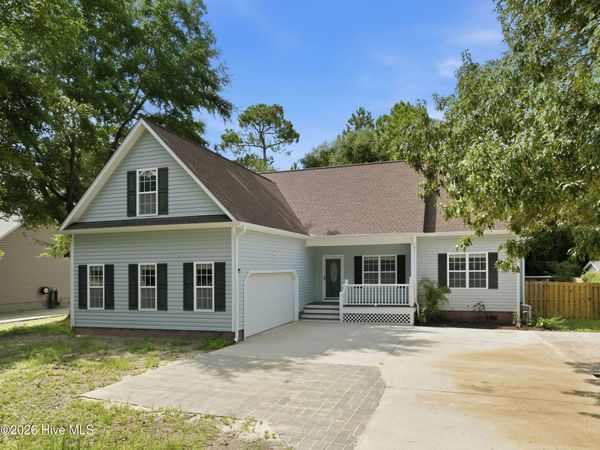 127 Bayshore Drive, Sneads Ferry, NC 28460