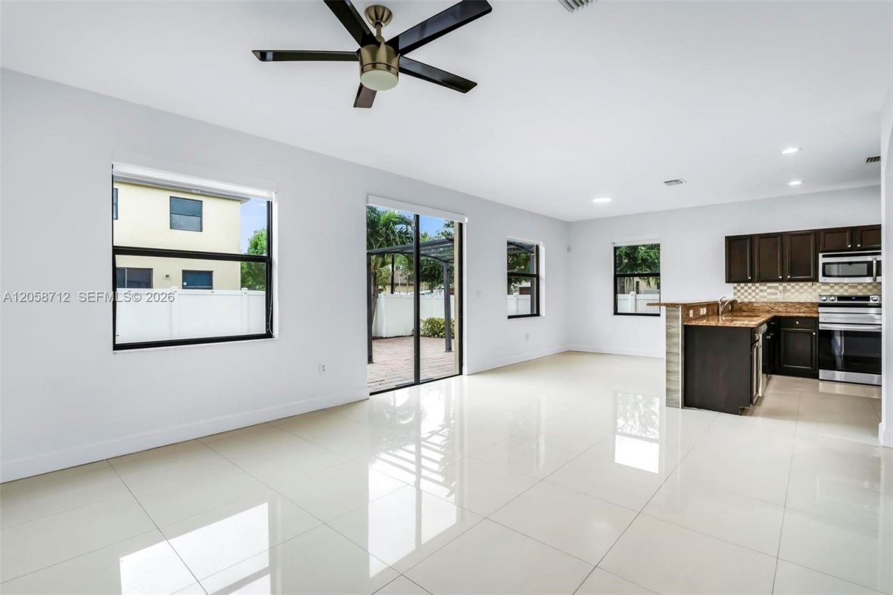 8788 W 35th Ct, Hialeah, FL 33018 Photo