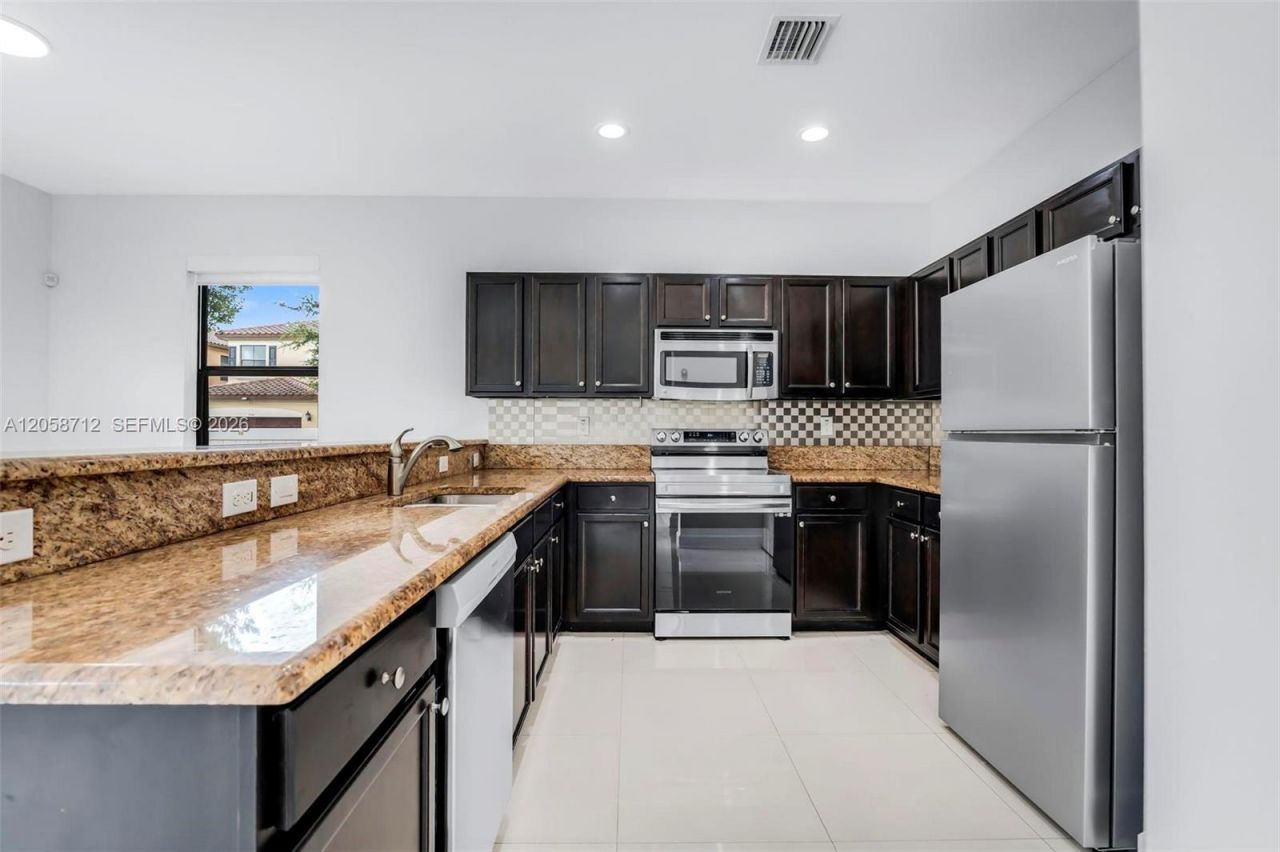 8788 W 35th Ct, Hialeah, FL 33018 Photo