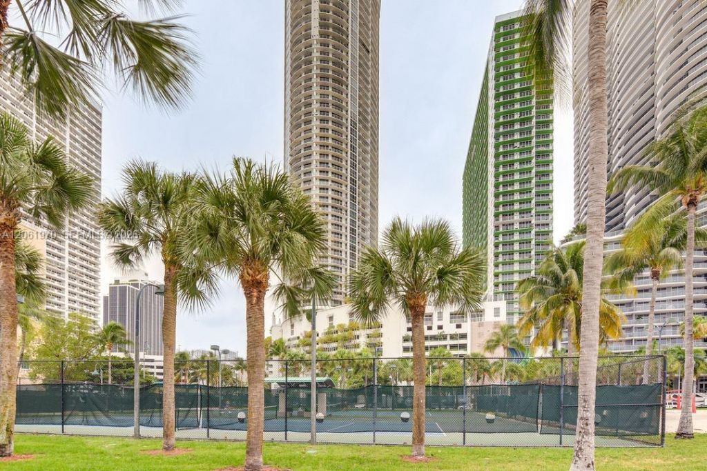 1750 N Bayshore Dr, Unit 1909, Miami, FL 33132 Photo