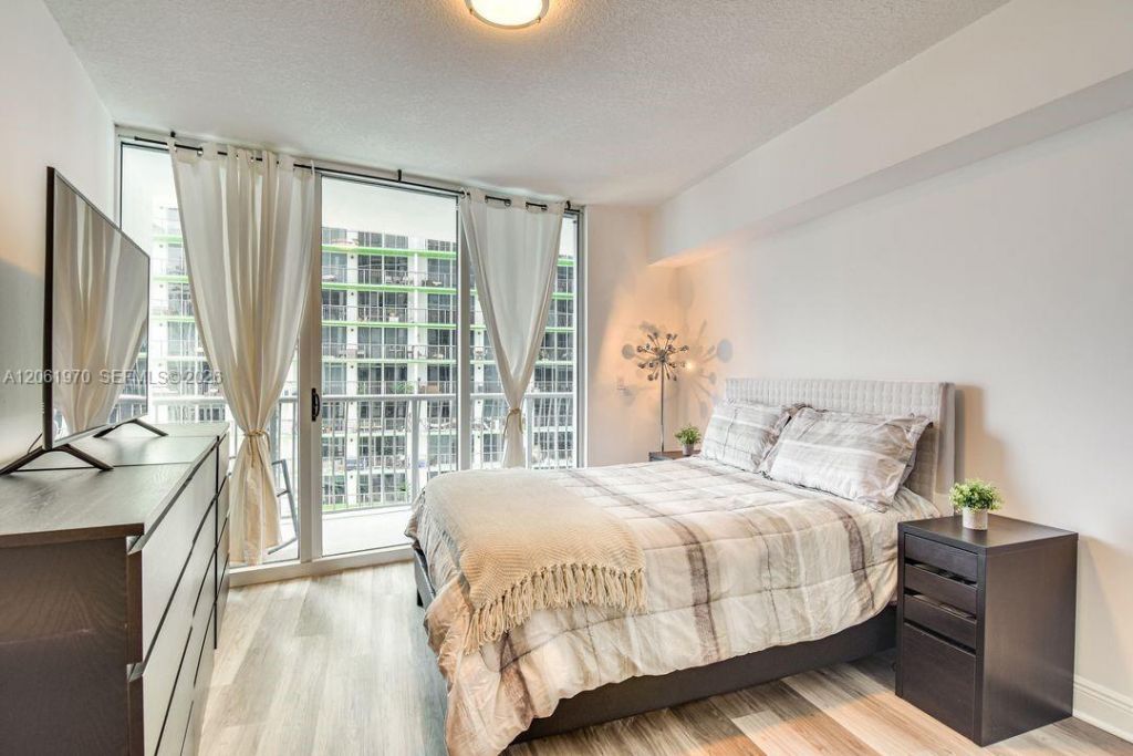 1750 N Bayshore Dr, Unit 1909, Miami, FL 33132 Photo