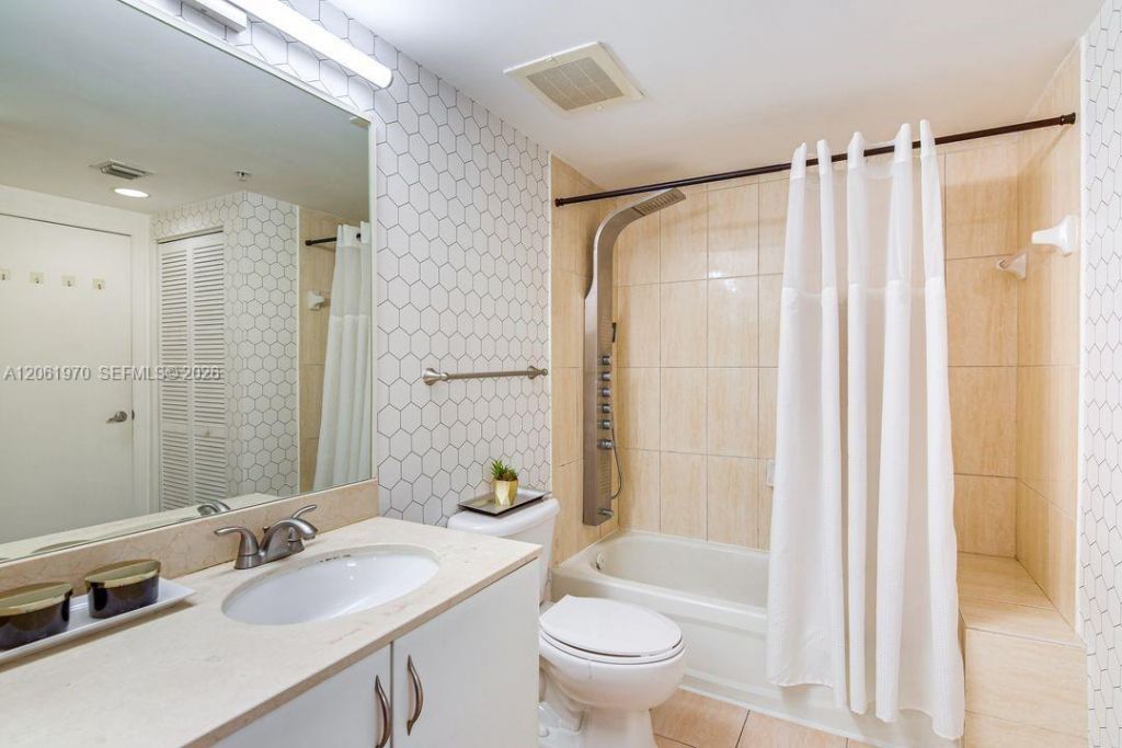 1750 N Bayshore Dr, Unit 1909, Miami, FL 33132 Photo