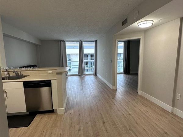 5077 NW 7th St, Unit TS16 (1716, Miami, FL 33126