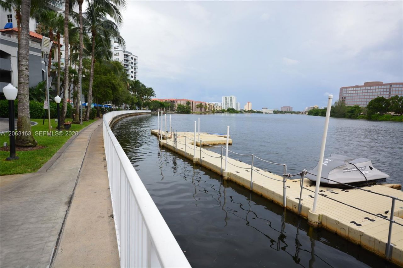 5077 NW 7th St, Unit TS16 (1716, Miami, FL 33126 Photo