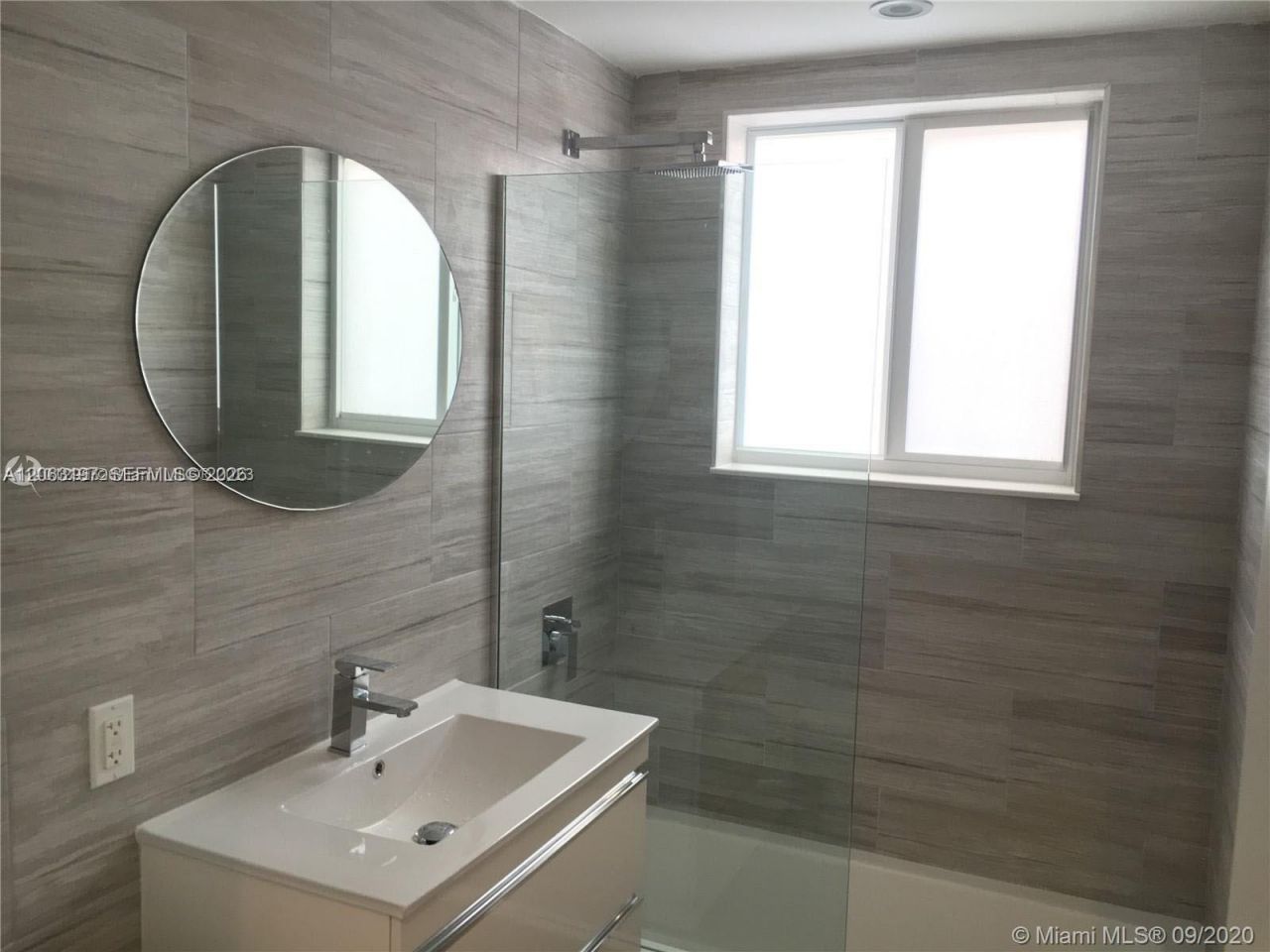 1620 Bay Rd , Miami Beach, FL 33139 Photo