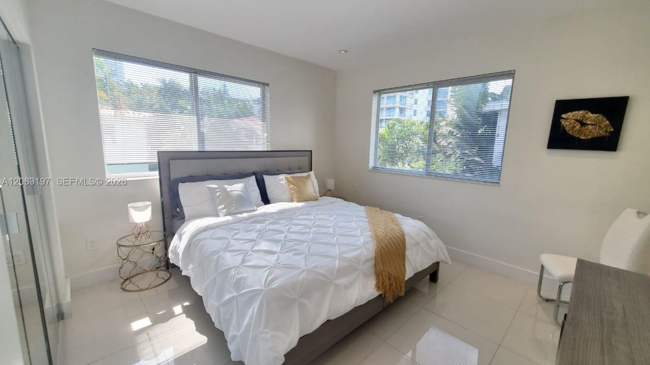 1620 Bay Rd , Miami Beach, FL 33139 Photo