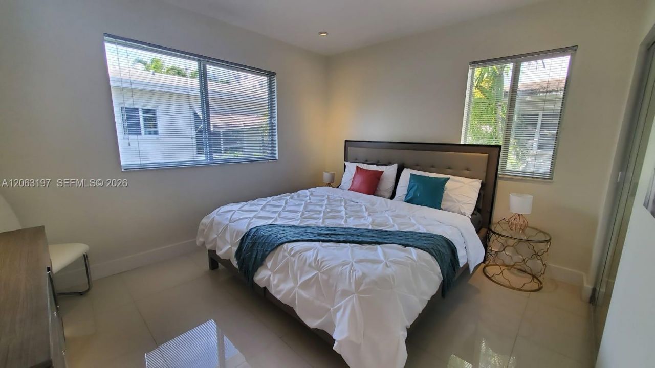 1620 Bay Rd , Miami Beach, FL 33139 Photo